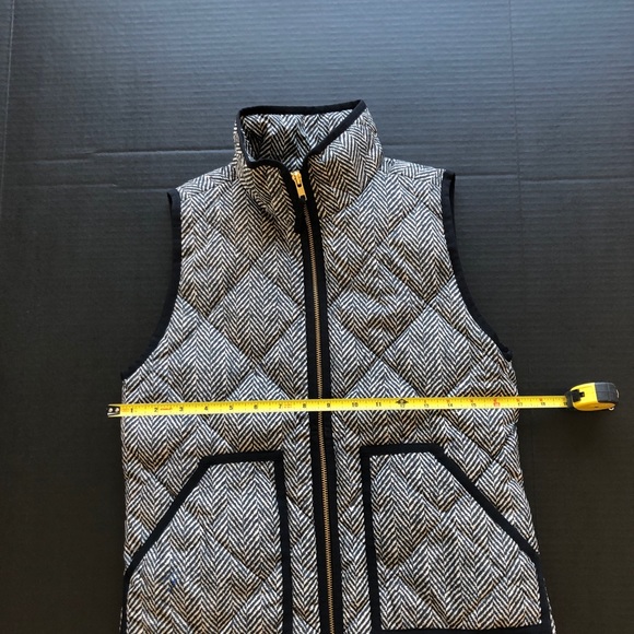 J Crew vest size XXS but fits like small. - Picture 6 of 8